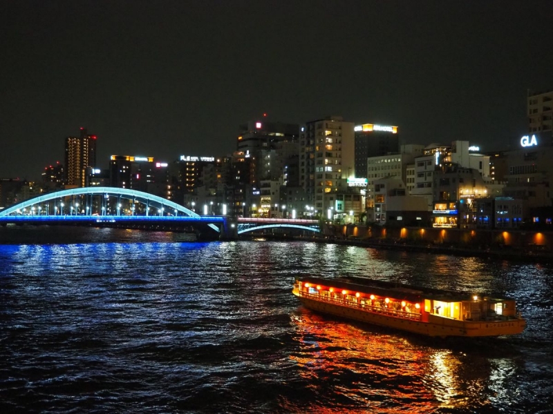 屋形船 夜景