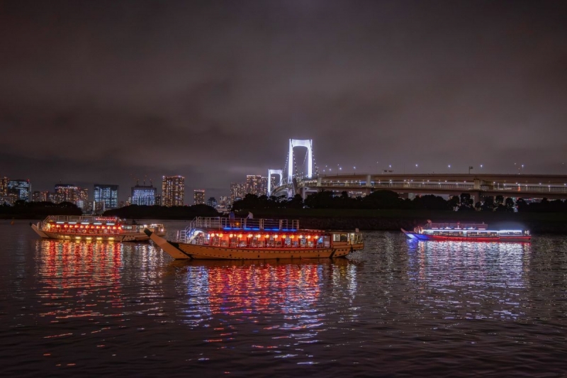 小菅駅　屋形船 夜景